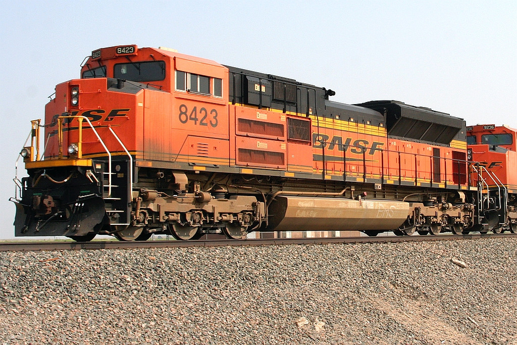 BNSF 8423